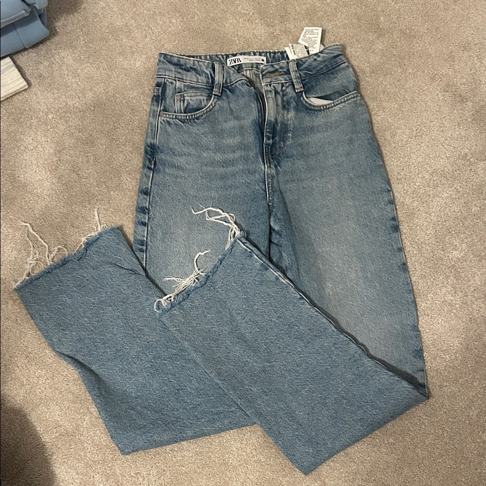 Zara Light Blue Frayed Hem Jeans